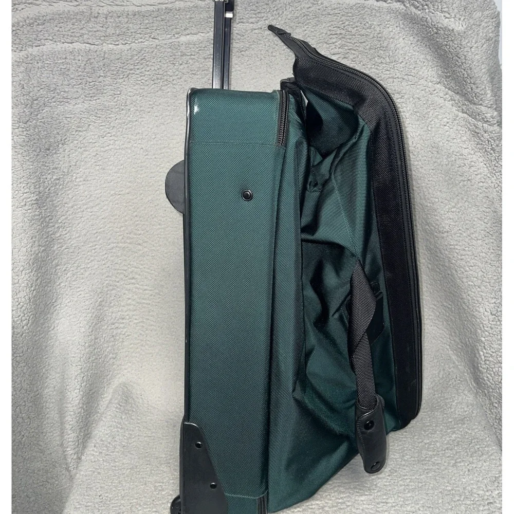 VTG LL Bean Traveler Rolling Duffle Bag Hunter Green Wheeled Suitcase Luggage